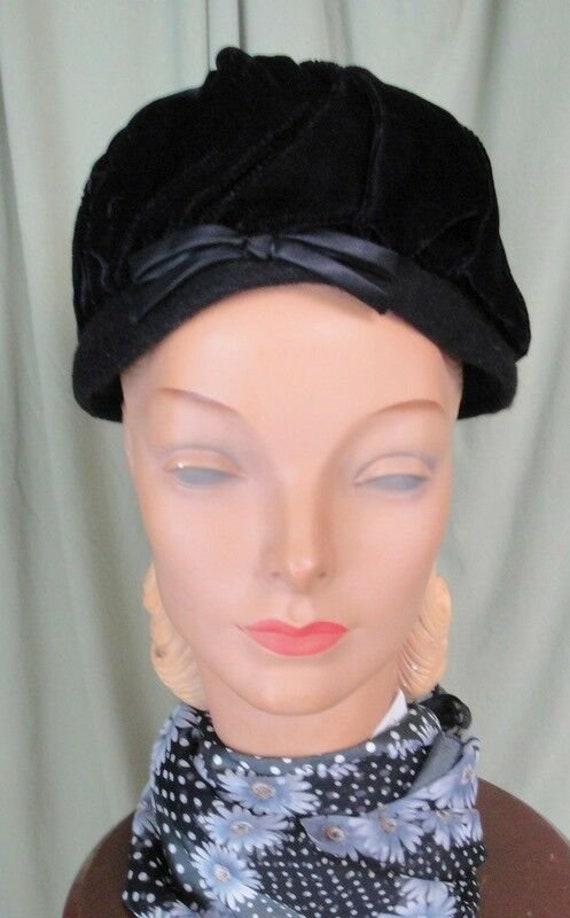 Chic Original Vintage Mid Century  Black Velour Pu