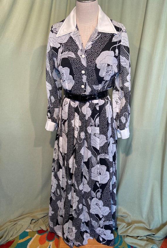 Sweet Original Vintage 70s Black & White Floral L… - image 1