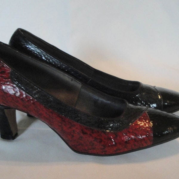 Classy Original Vintage 60s 70s Balenciaga  Red, Gray & Black Faux Reptile High Heels Narrow Heels Size 7 M