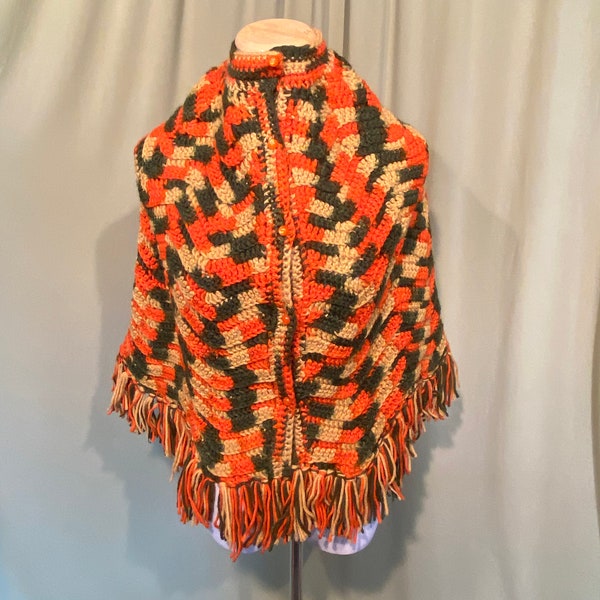 Charmant Original vintage 70s Hand Crochet ou Tricot Orange Vert Or Poncho Enfant 24 » Long