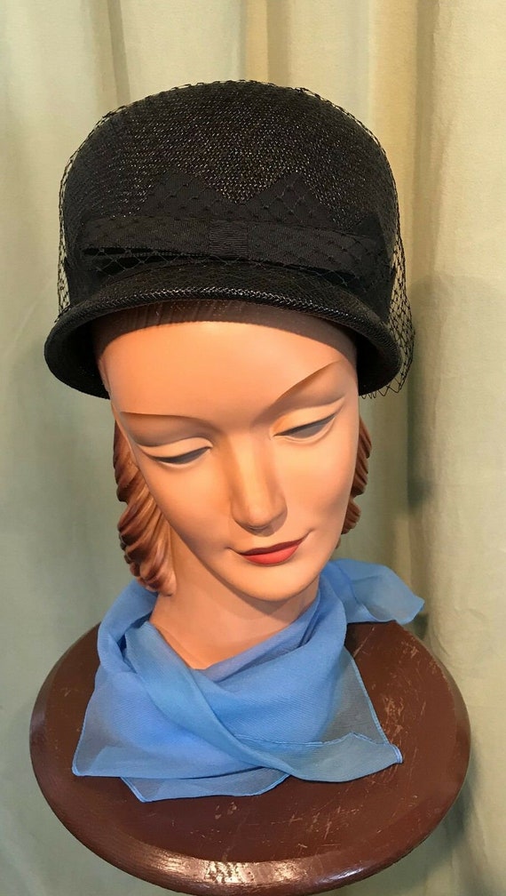 Chic Original Vintage Mid Century Black Straw Tall Round Hat  display picture 3