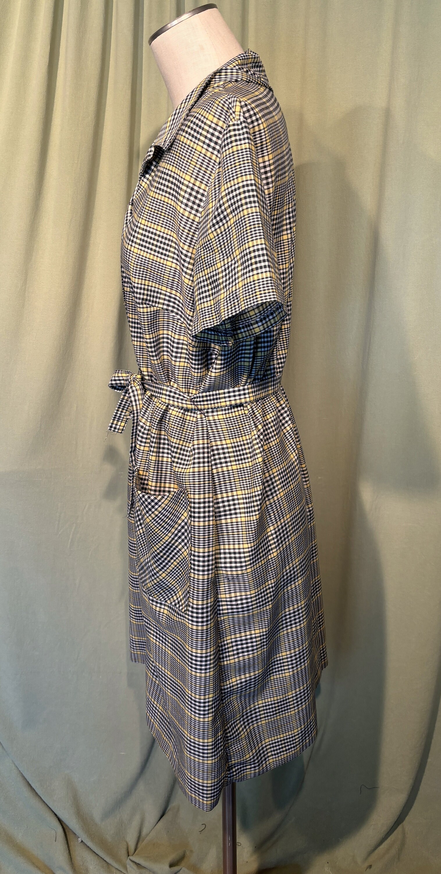 Cute Original Vintage Mid Century Yellow & Black Plaid