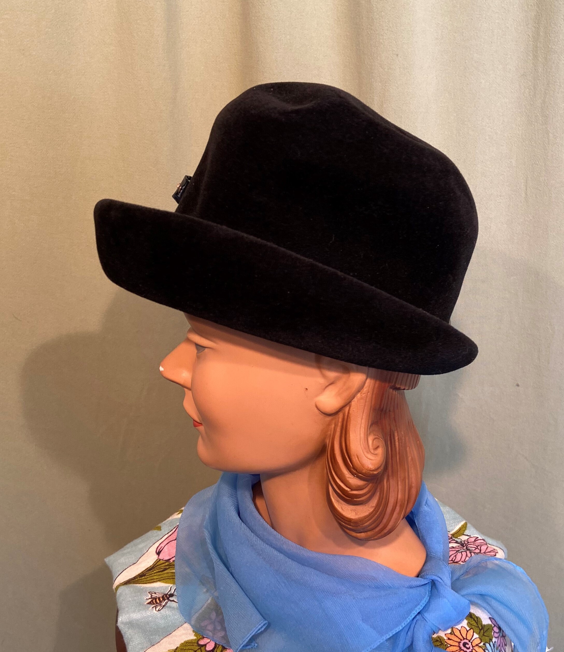 Original Vintage 60s Black Velour Bowler Derby Hat W Vinyl  display picture 1
