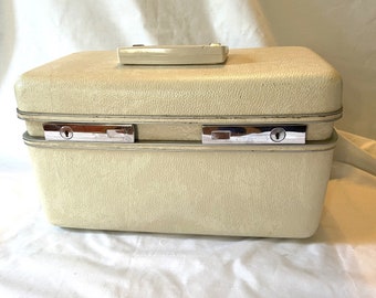 USA Vintage SEARS 60’s Travel Carry Bag Nice Original Vintage 60s 70s Sears Courier Beige Make-up
