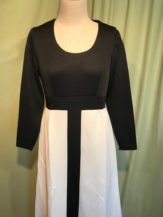 Chic Vintage 70s Black & White Long Sleeve Mod Ma… - image 2