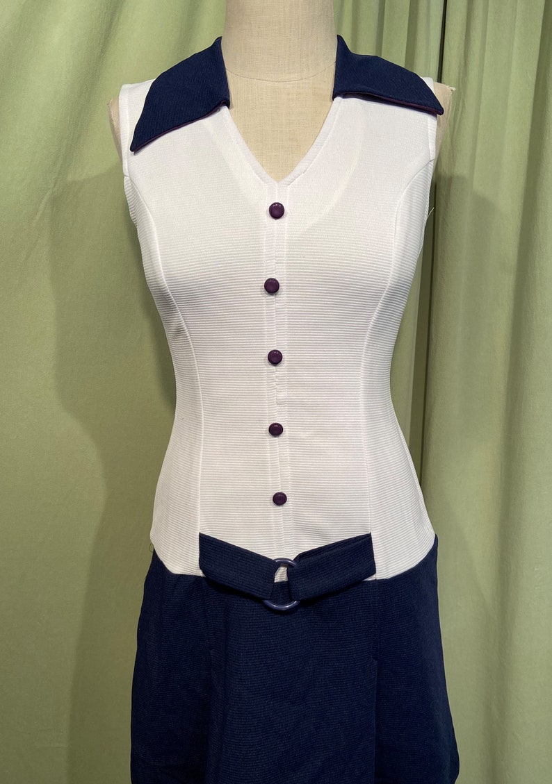 Cute Vintage 60s Navy Blue /& White Polyester Sleeveless Dress Big Collar Drop Waist Bust 32 Waist 26