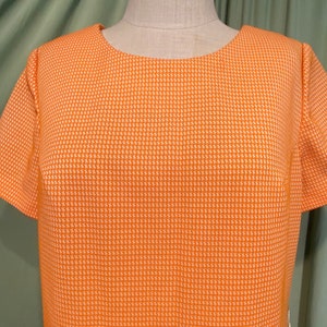 Deadstock NWT Original Vintage 70s L'Iglon Orange & Cream Tweed Check Polyester Short Sleeve Shift Dress Tag Size 20 Bust 42 Waist 42 image 2