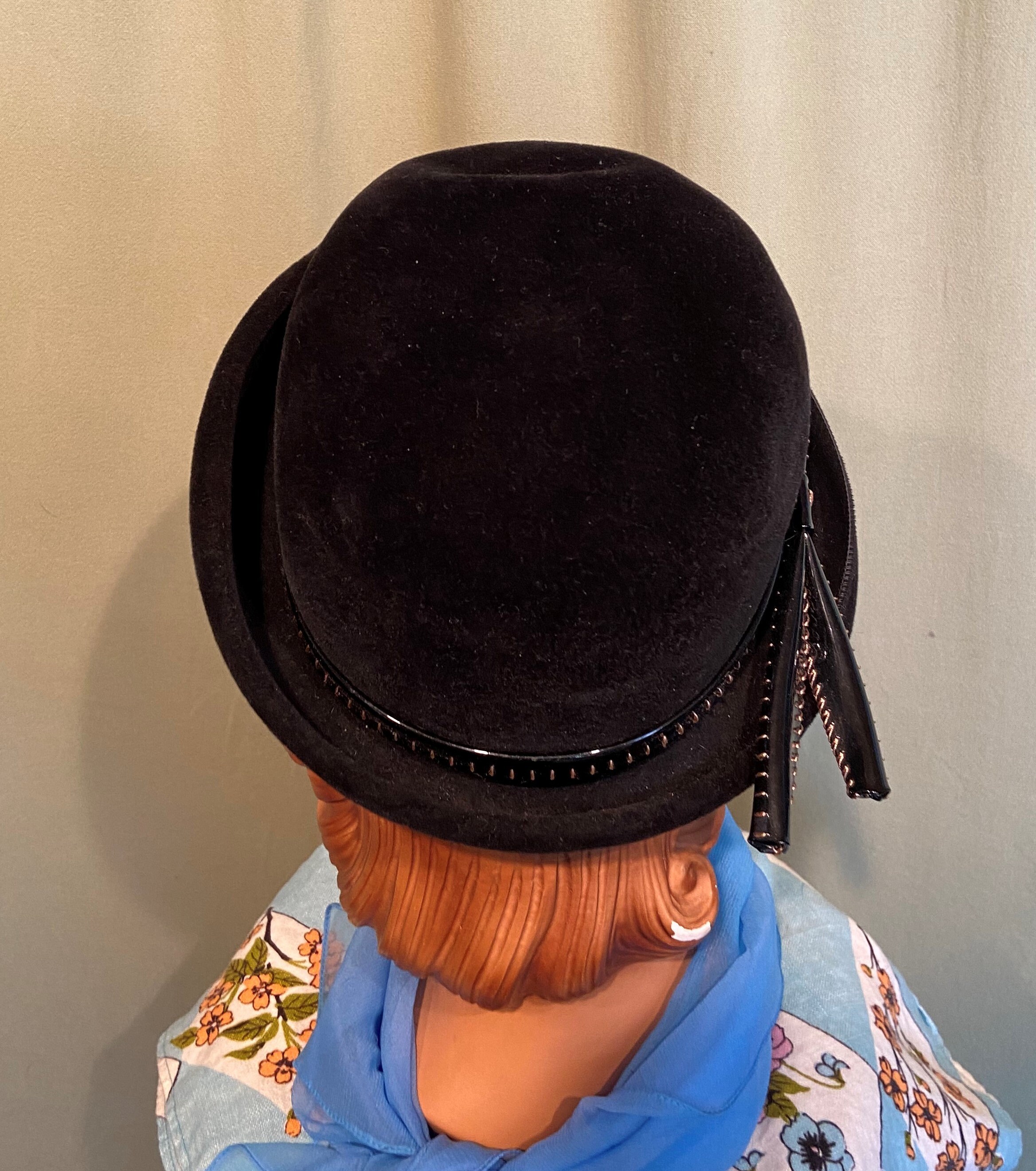 Original Vintage 60s Black Velour Bowler Derby Hat W Vinyl  display picture 2
