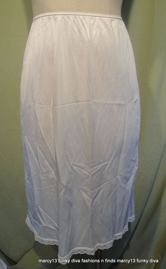 Lovely Original Vintage 70s 80s Sears White Nylon 