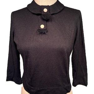 Charmantes Original Vintage Mid-Century Schwarz Orlon Wollmischung 3/4 Ärmel, Button Zurück Pullover Büste 34