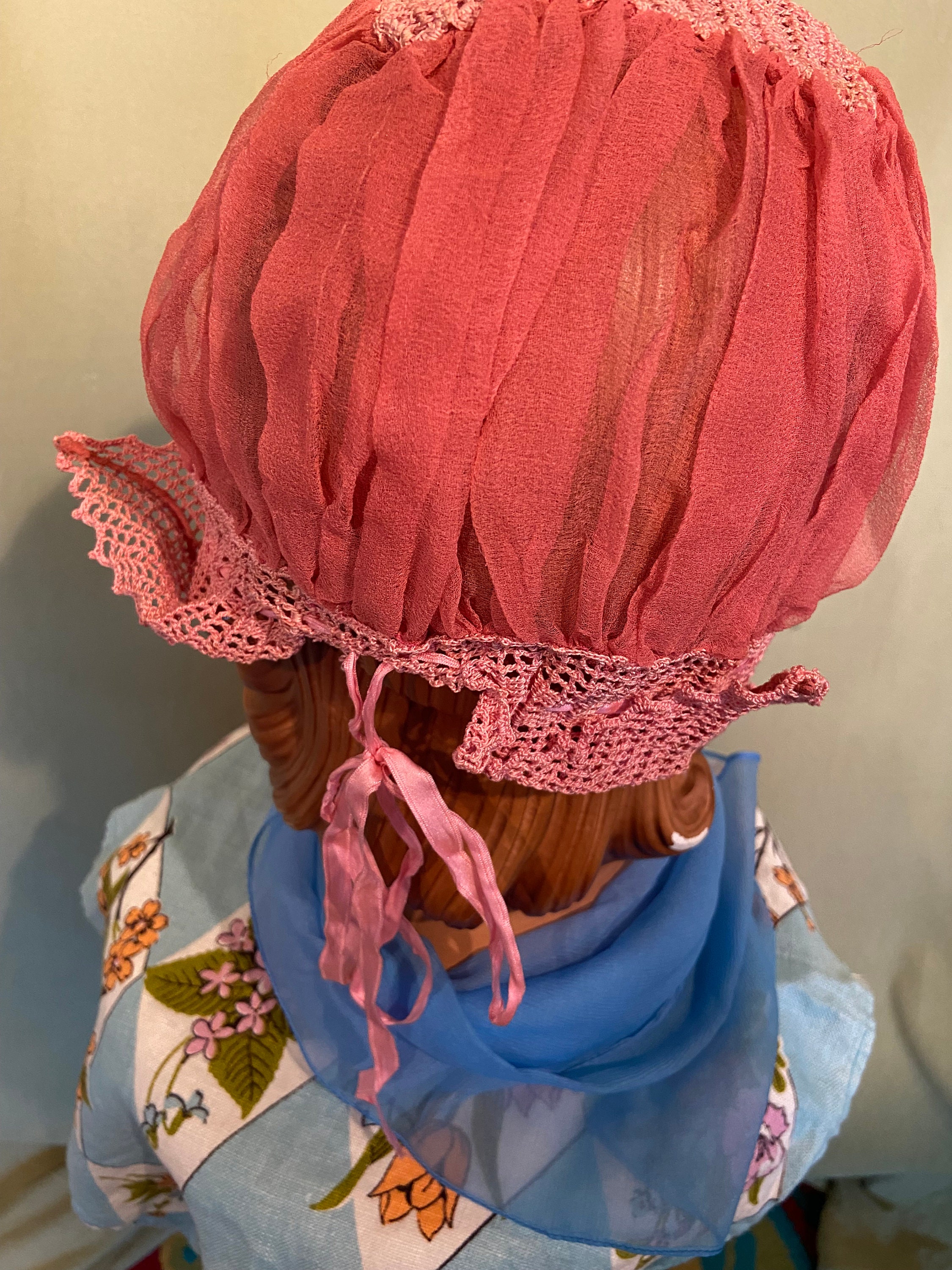 見事な 1910s Vintage Original Cute 1920s Fabric & Crocket Pink 帽子