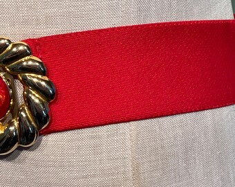 Original Vintage 80s Day-lor Red Elastic Belt With Gold Tone  display picture 3