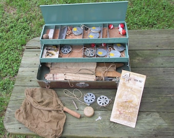 Boîte de matériel de pêche en métal vintage des années 60 2 plateaux UNION en acier étanche de marque Made in USA Sports et loisirs de plein air - France