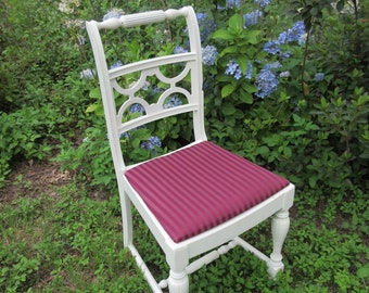 Wood chair Beautiful vintage antique white shabby cottage chic w upholstered cushion desk kitchen dresser vanity curved narrow single side