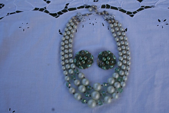 Beaded necklace and earring set Vintage pale gree… - image 2