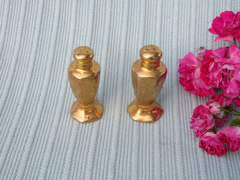 Salt /& Pepper shakers Vintage gold over ceramic china small collectible display wedding little tiny matching pair set shaker serving fancy