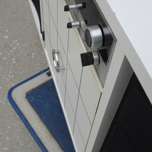 70's Retro Mid Century Gabinete estéreo moderno Soundesign | Etsy