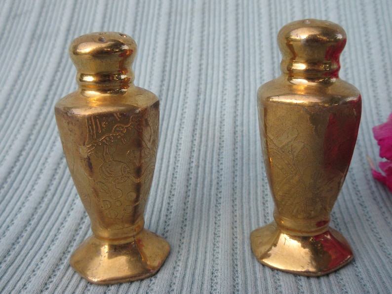 Salt /& Pepper shakers Vintage gold over ceramic china small collectible display wedding little tiny matching pair set shaker serving fancy