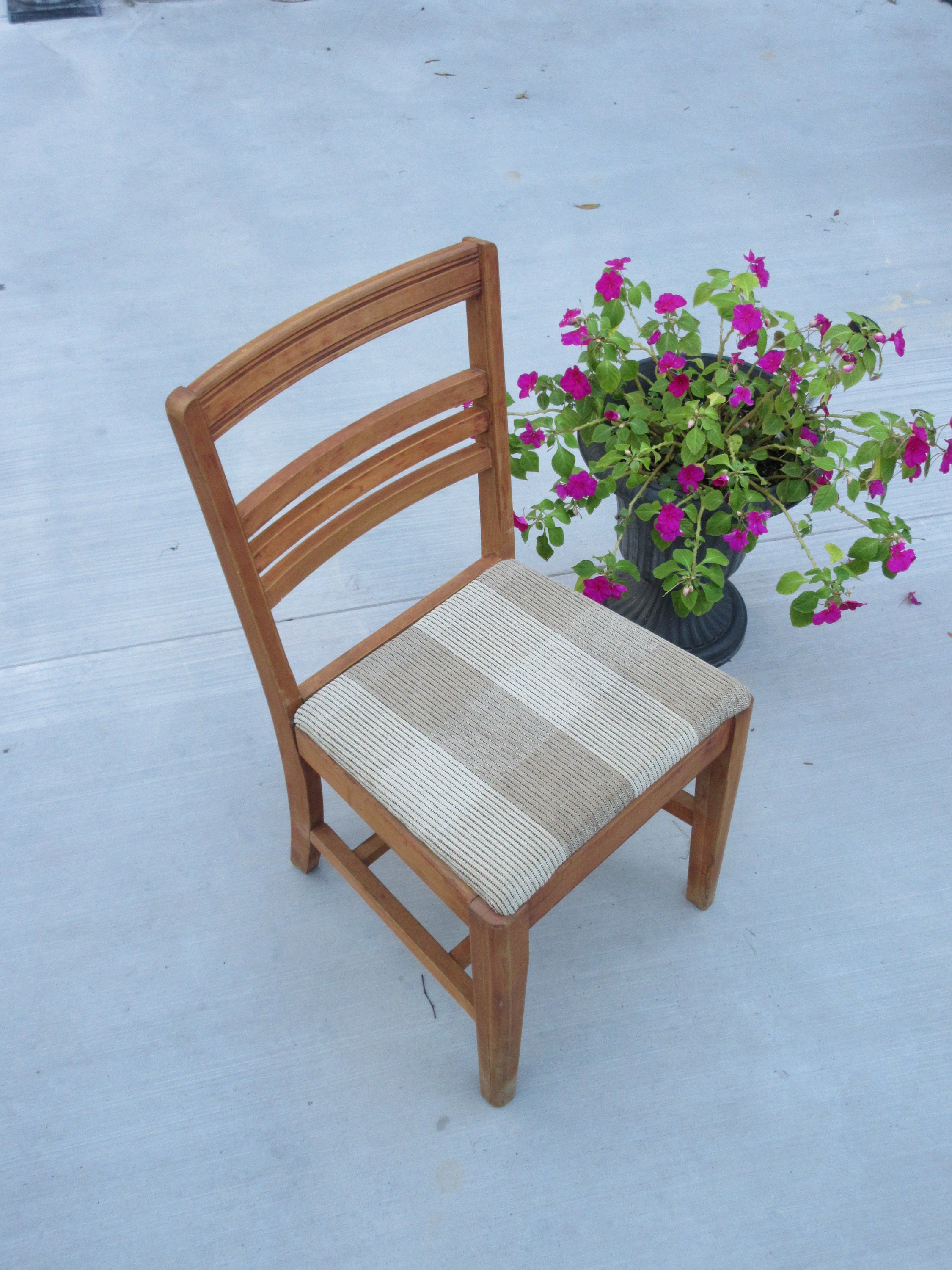 Lado de la madera de la silla Vintage tapizado tela asiento | Etsy