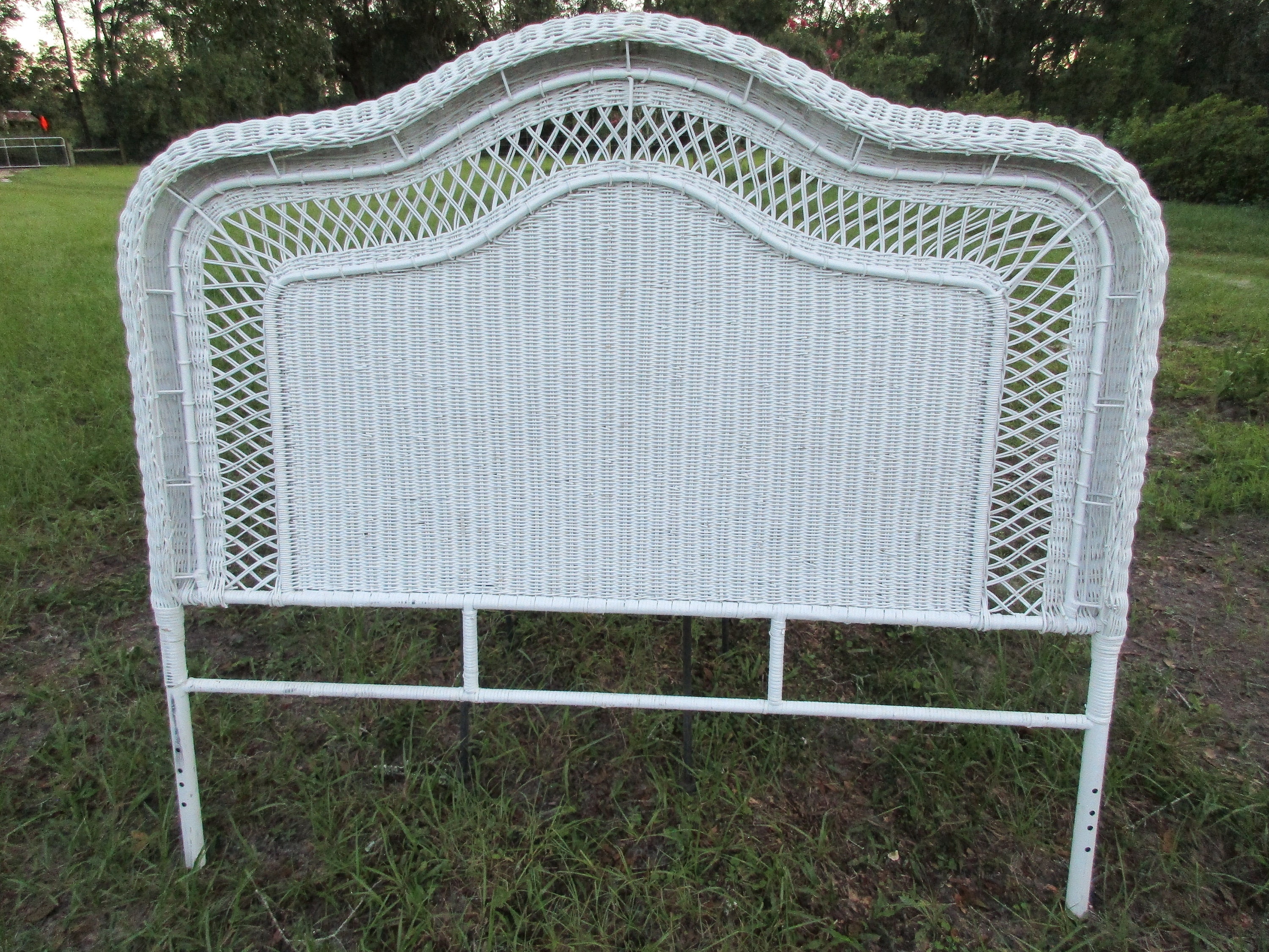 White wicker headboard discount