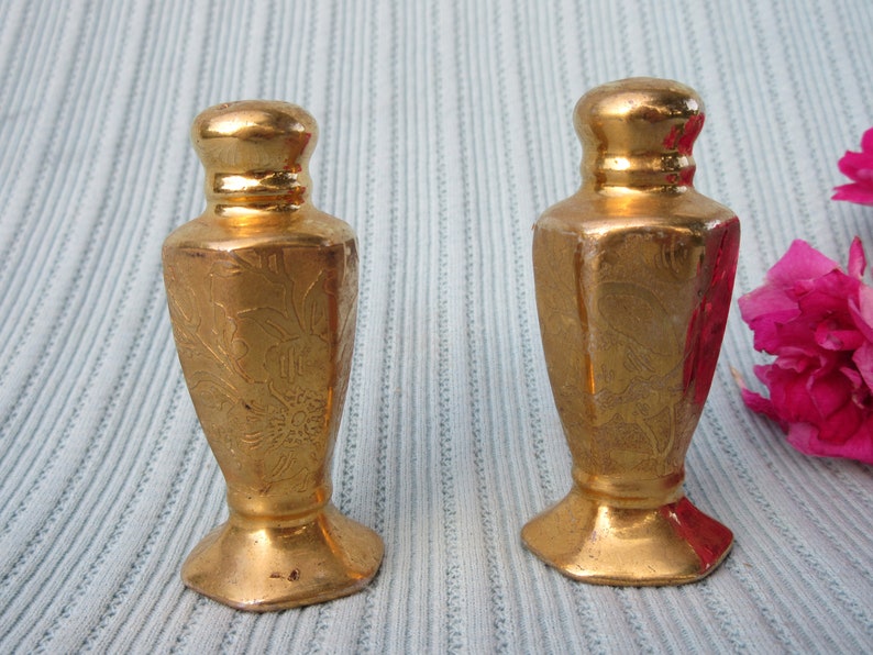 Salt /& Pepper shakers Vintage gold over ceramic china small collectible display wedding little tiny matching pair set shaker serving fancy