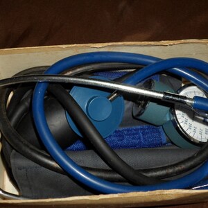 Vintage Bard Hyper-Chec Home Blood Pressure Set image 2