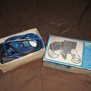 Vintage Bard Hyper-Chec Home Blood Pressure Set image 1