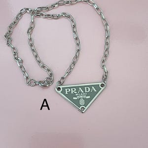 【日本入手困難】プラダ l necklace ネックレス・ペンダント ゴールド メタル ネックレス | PRADA