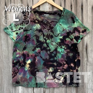 Large (12-14), Ready to Ship, Reverse Watercolor Style Geode Ice Dye Relaxed V-Neck Tee - Morana, Marble Tie Dye, Womans Shirts Tie Dye
