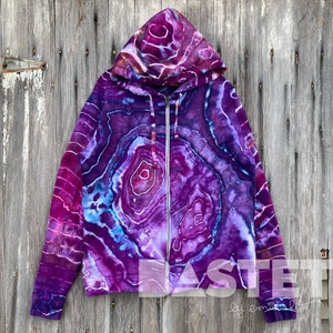 CUSTOM Tie Dye Ice Dye Purple Geode Zip oder Pullover Hoodie, klein, mittel, groß, XL, 2X, 3X, Geschenk für Kristallliebhaber, lila Achat