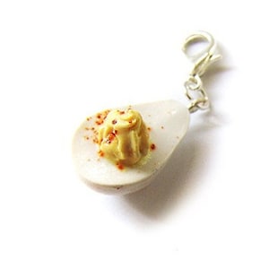 Dije de huevo relleno, joyería de comida en miniatura, huevo de arcilla polimérica, marcadores de punto de comida