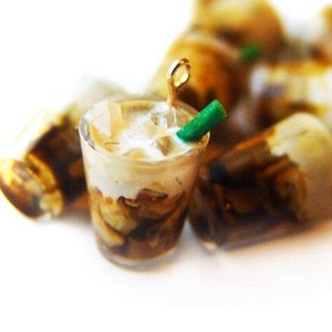 Pingente de café expresso triplo, joia em miniatura de comida, café em argila polimérica, joia de café, pingente de xícara de café