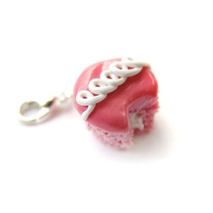 Strawberry Cupcake Charm Pendant, Miniature Food Jewelry, Polymer Clay Cupcake, Swirl Cupcake, Polymer Clay Cream Cake, Food Stitch Markers