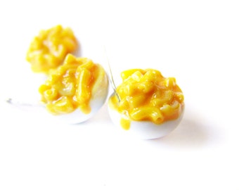 Colgante de macarrones con queso, joyería de comida en miniatura, macarrones con queso de arcilla polimérica, joyería de macarrones con queso, marcadores de punto de comida, colgante de comida reconfortante
