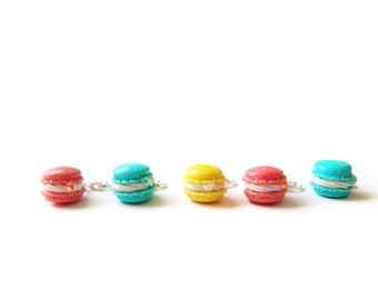 Encanto de macarrón francés, joyería de alimentos de arcilla polimérica, macarrón francés, joyería de alimentos en miniatura Macarons pastel