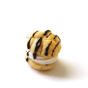 Cream Puff Charm, Miniature Food Jewelry, Polymer Clay Cream Puff, Cupcake Dessert Jewelry, Italian Food Charm, Miniature French Dessert
