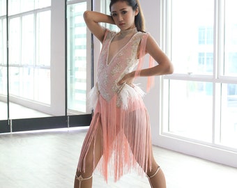 Beaded Lace Dance Kostüm: Französische Spitze, Quasten & Straußenfedern