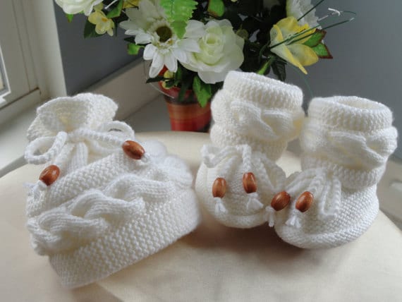 Knitting store baby shoes