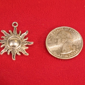 BULK! 30pc &quot;sun&quot; charms in antique silver style (BC580B)