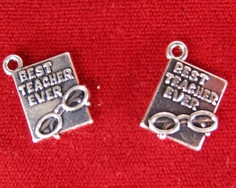 BULK! 15pc "Best teacher ever" charms in antique silver style (BC1069B)