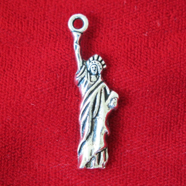 5pc "Statue of Liberty" charms in antique silver style (BC759)