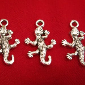 10pc &quot;crocodile&quot; charms in antique silver style (BC164)