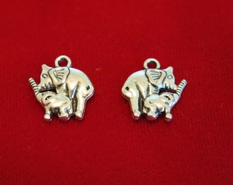 BULK! 30pc "baby elephant" charms in antique style silver (BC894B)