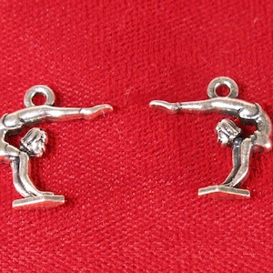 10pc &quot;gymnast&quot; charms in antique silver (BC920)