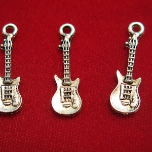 BULK! 30pc "guitar" charms in antique silver style (BC67)