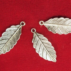 10pc &quot;leaf&quot; charms in antique silver style (BC1117)