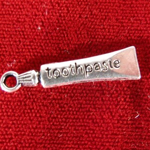 10pc &quot;toothpaste&quot; charms in antique silver style (BC523)