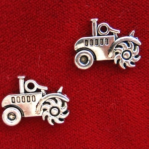 BULK! 30pc "tractor" charms in antique style (BC934B)