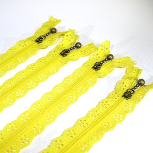 3pc zipper 40cm / 16inch yellow lace closed end (Z68)