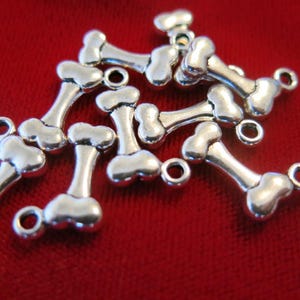 10pc &quot;Dog bone&quot; charms in antique silver style (BC137)